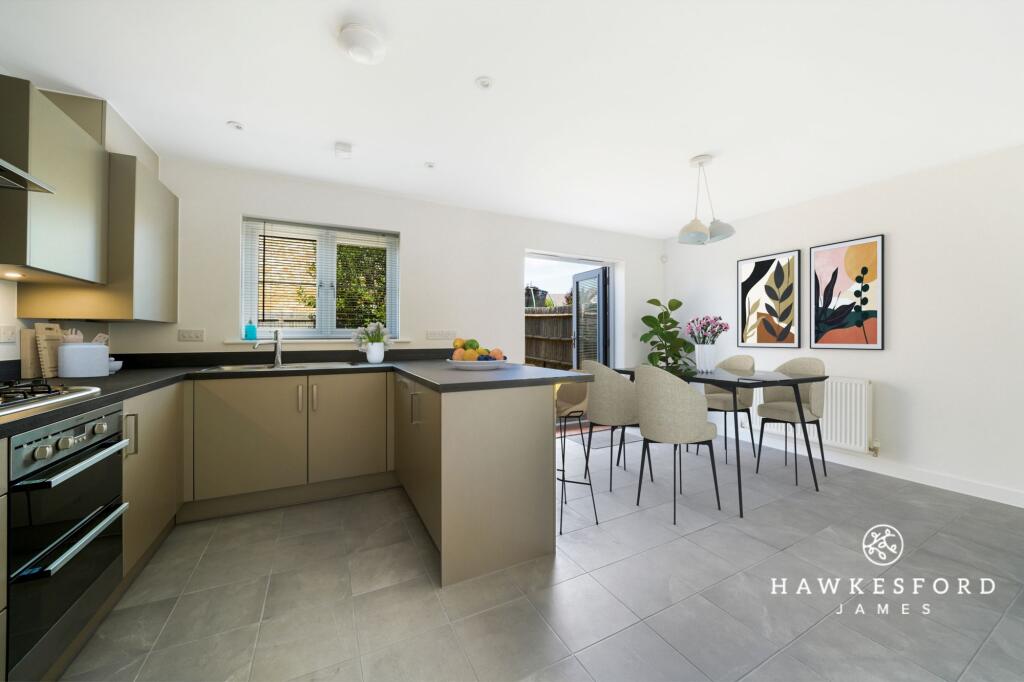 Eveas Drive, Sittingbourne - Kitchen/diner