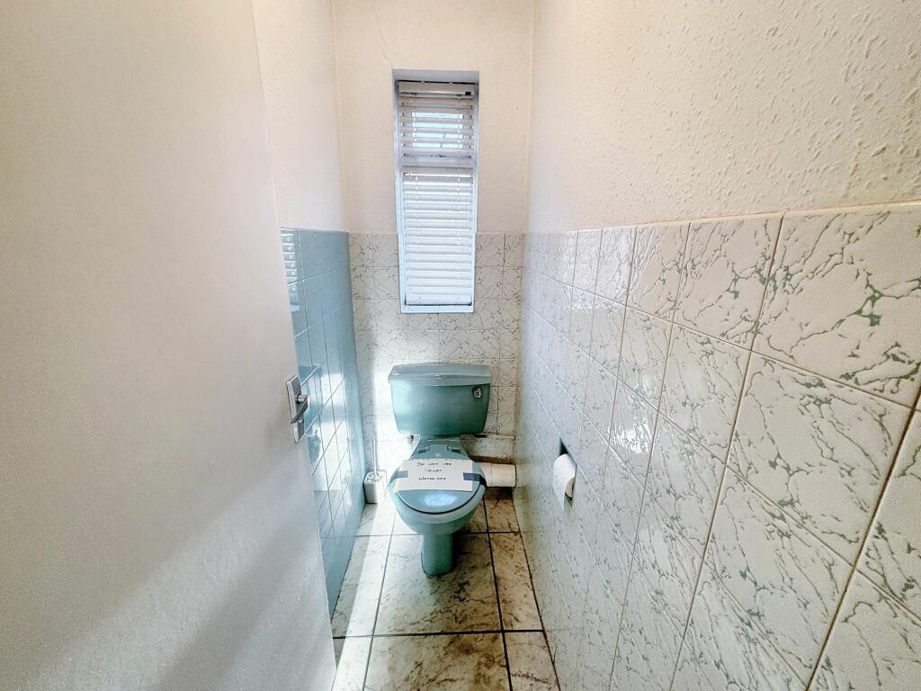 Bathroom/Separate WC