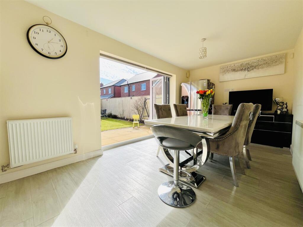 Live In Dining Kitchen