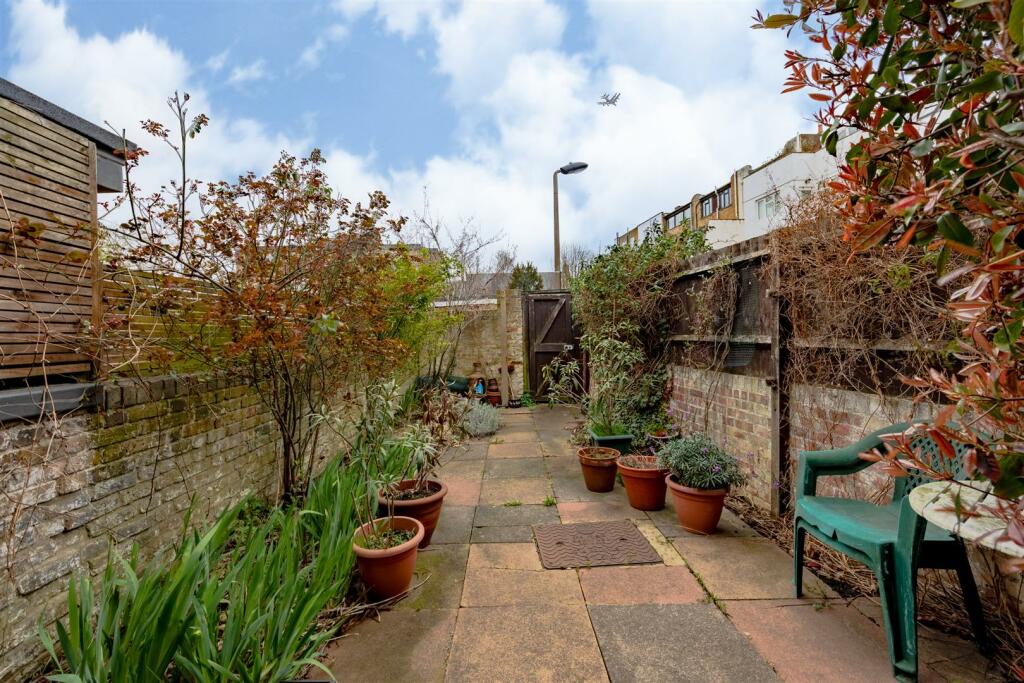 Flat2_MerthyrTerrace_SW138DL (16).jpg
