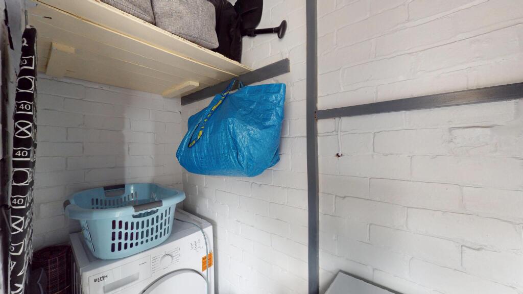 1-Queenswood-Close-03092025_171021