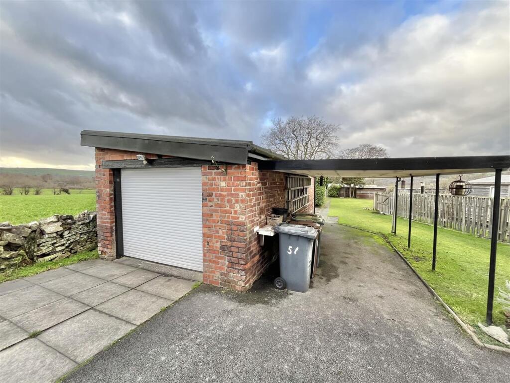 Detached Garage