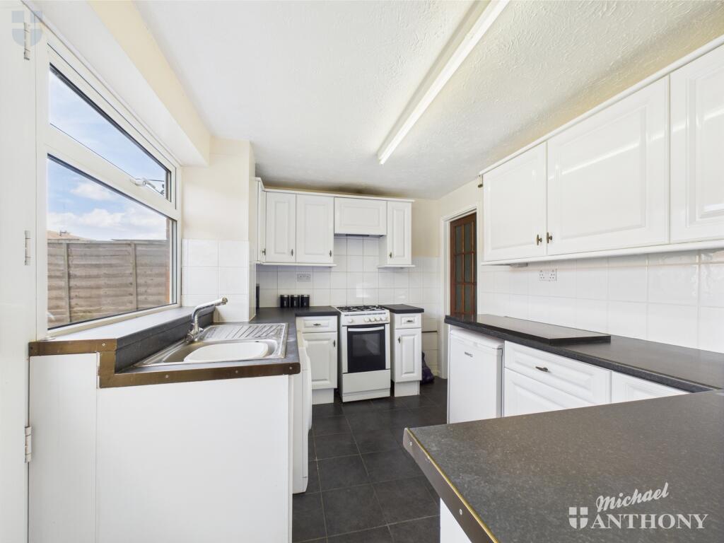 CAM03218G0-PR0665-STILL005