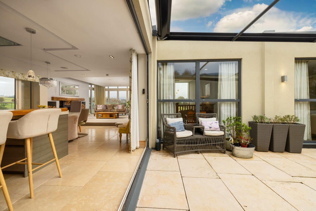 20241030-1140_Maison Haus - Ivory House, Station R