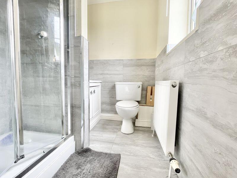 Bed 1 En-suite