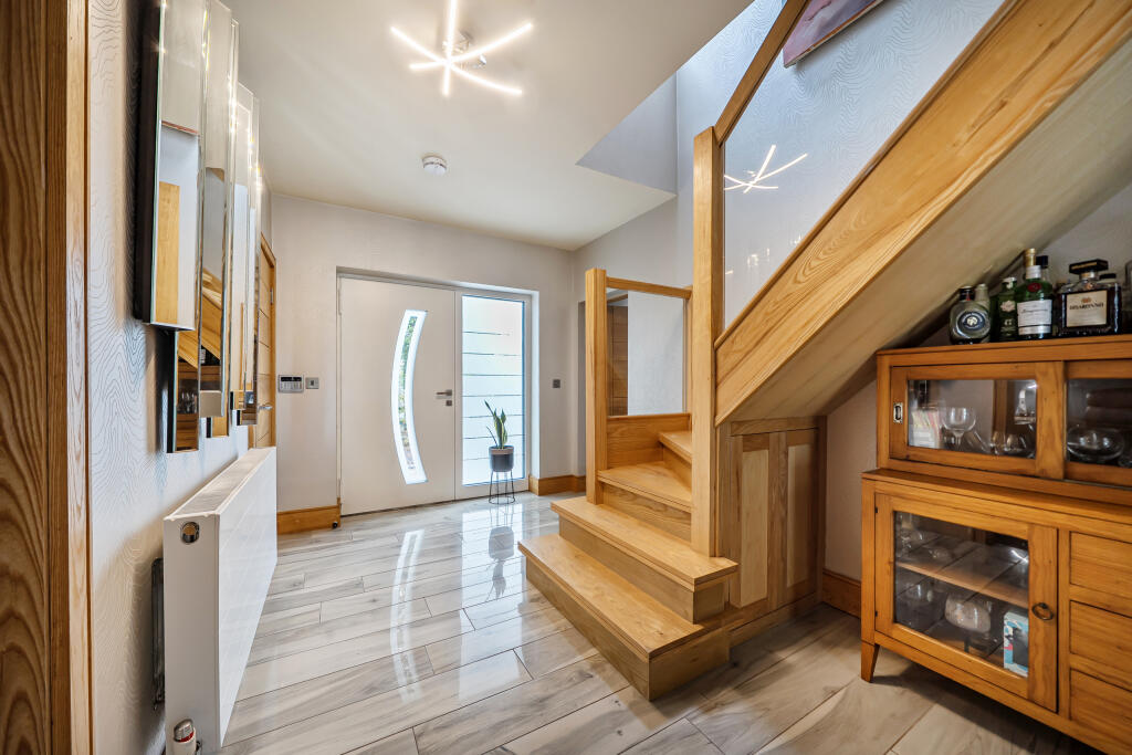 1360139-23-68ece862c1015