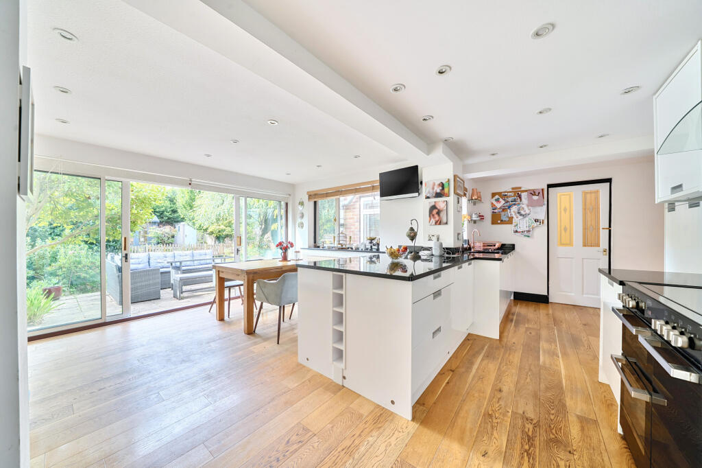 Kitchen / Dining Room