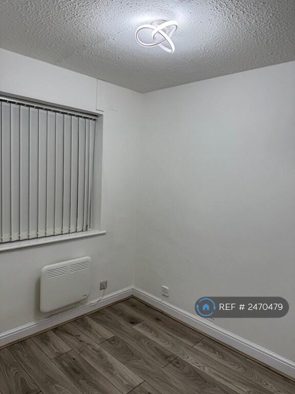 Small Bedroom 