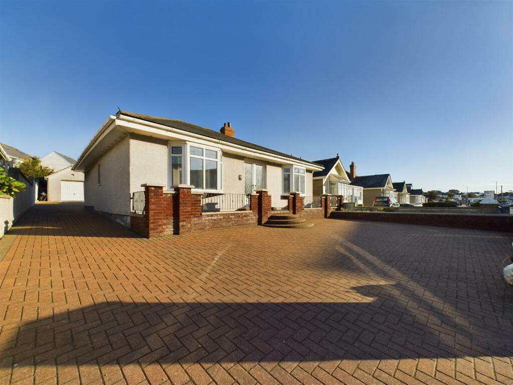 9 Henver Road Driveway