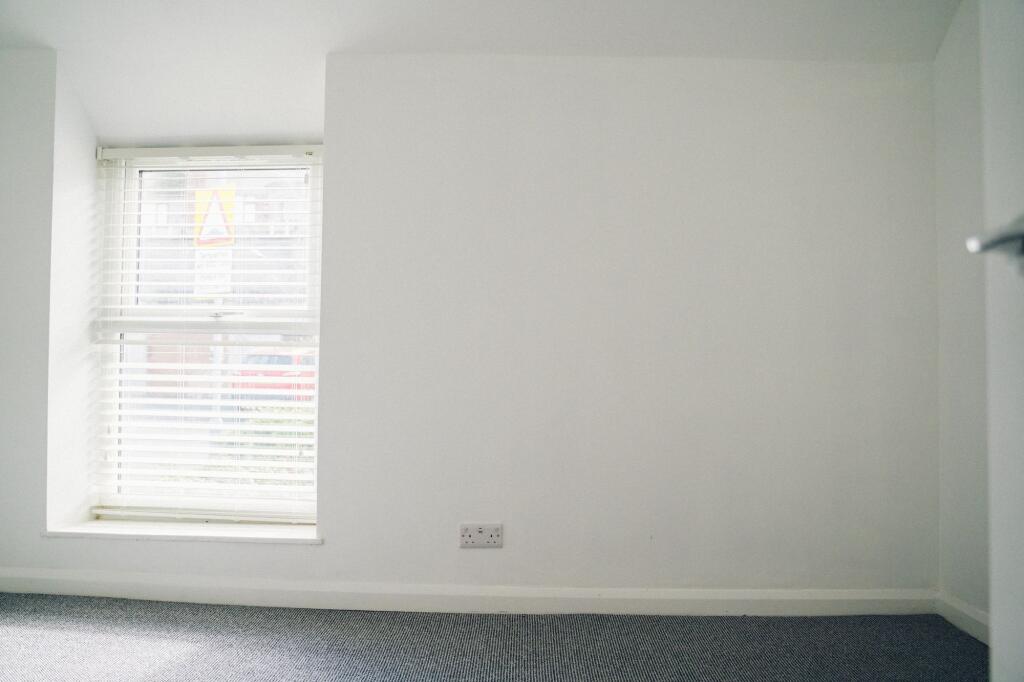 Ystafell Wely 2 / Bedroom 2