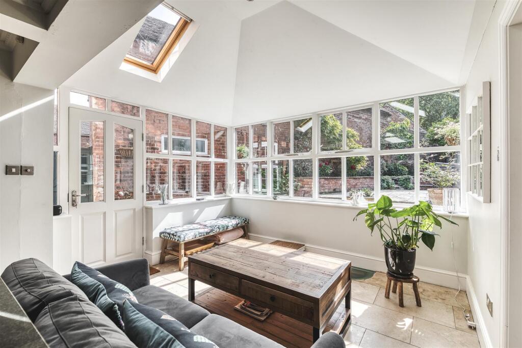 Dining/Living Kitchen