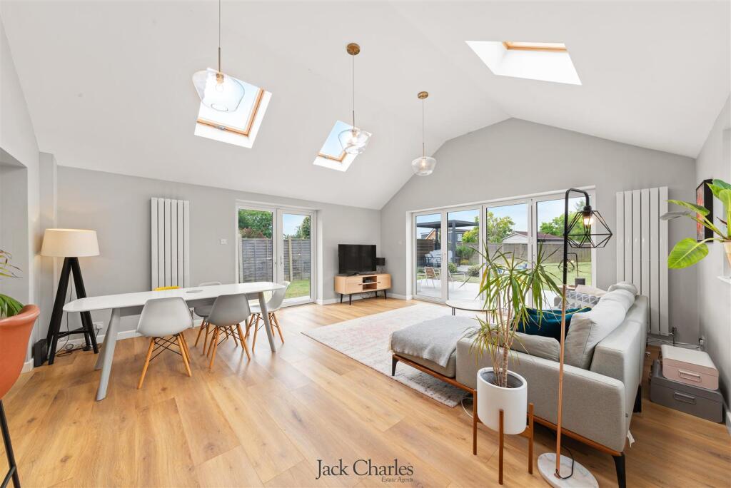 28 Barchester Way-30.jpg