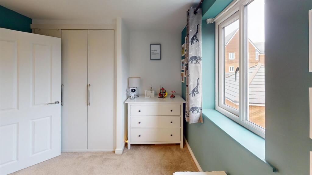 10-Buck-Bedroom 3.jpg