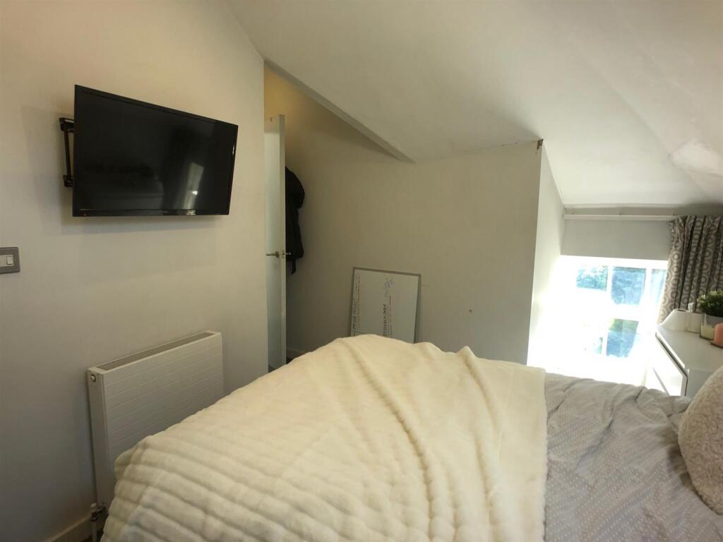 Bedroom 2.5.jpg