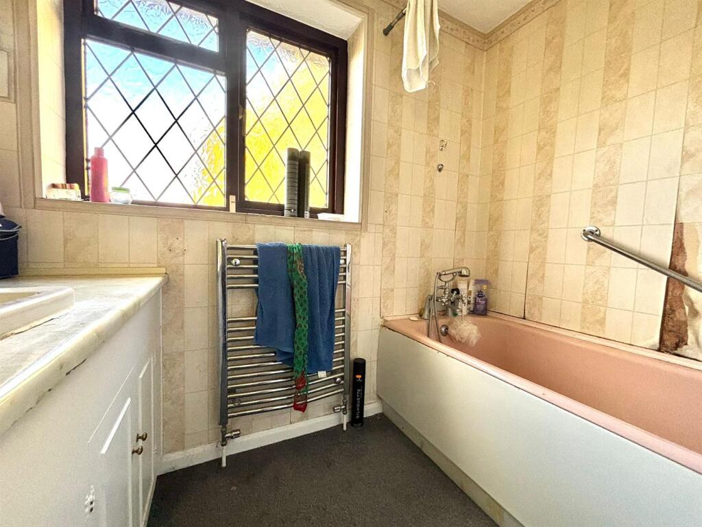 Family Bathroom.jpeg