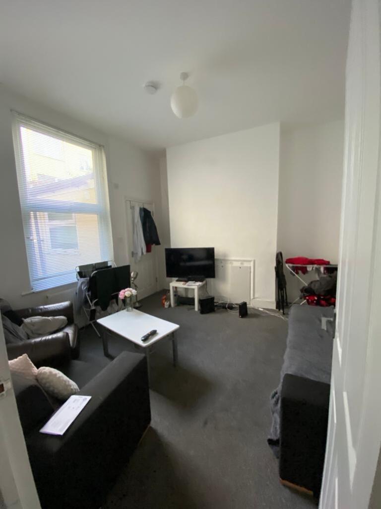 644b6839-bfa8-4e2c-a642-cf8309410bbe