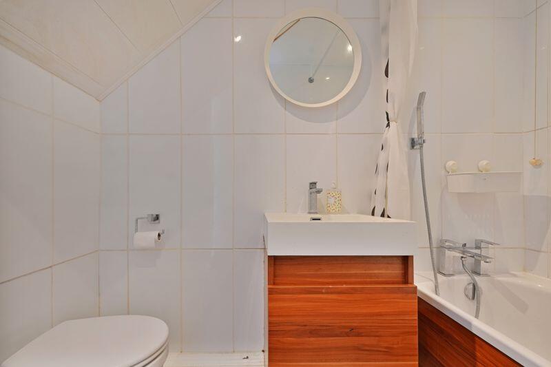 Lower Ground Floor Bathroom