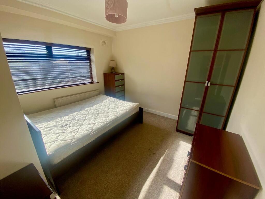 bed 2.jpg