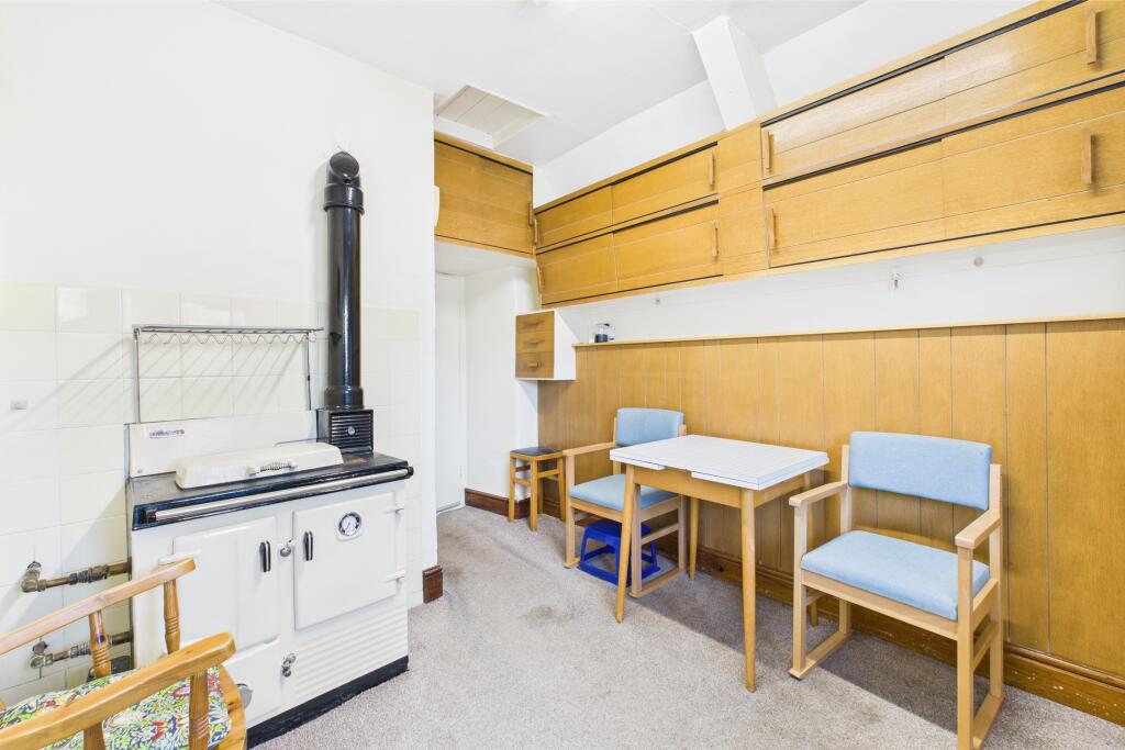 CAM04201G0-PR0079-STILL012