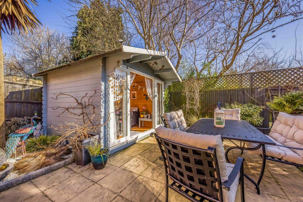 32 Longcroft Way, Havant-Small-PorticoMarketing-Ne