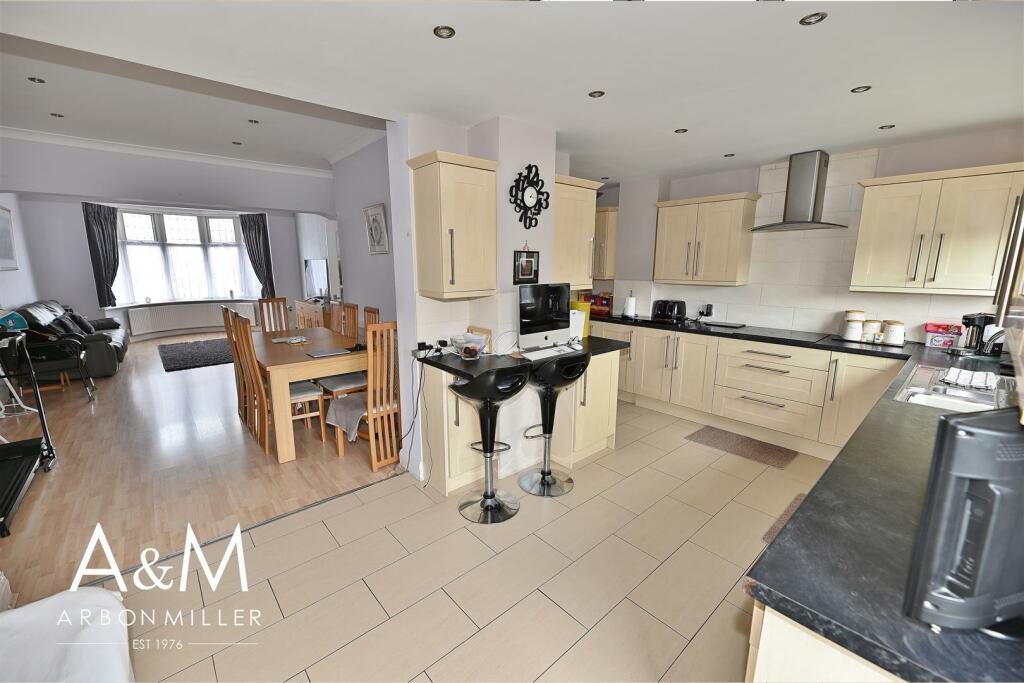 KITCHEN DINER EXTENSION