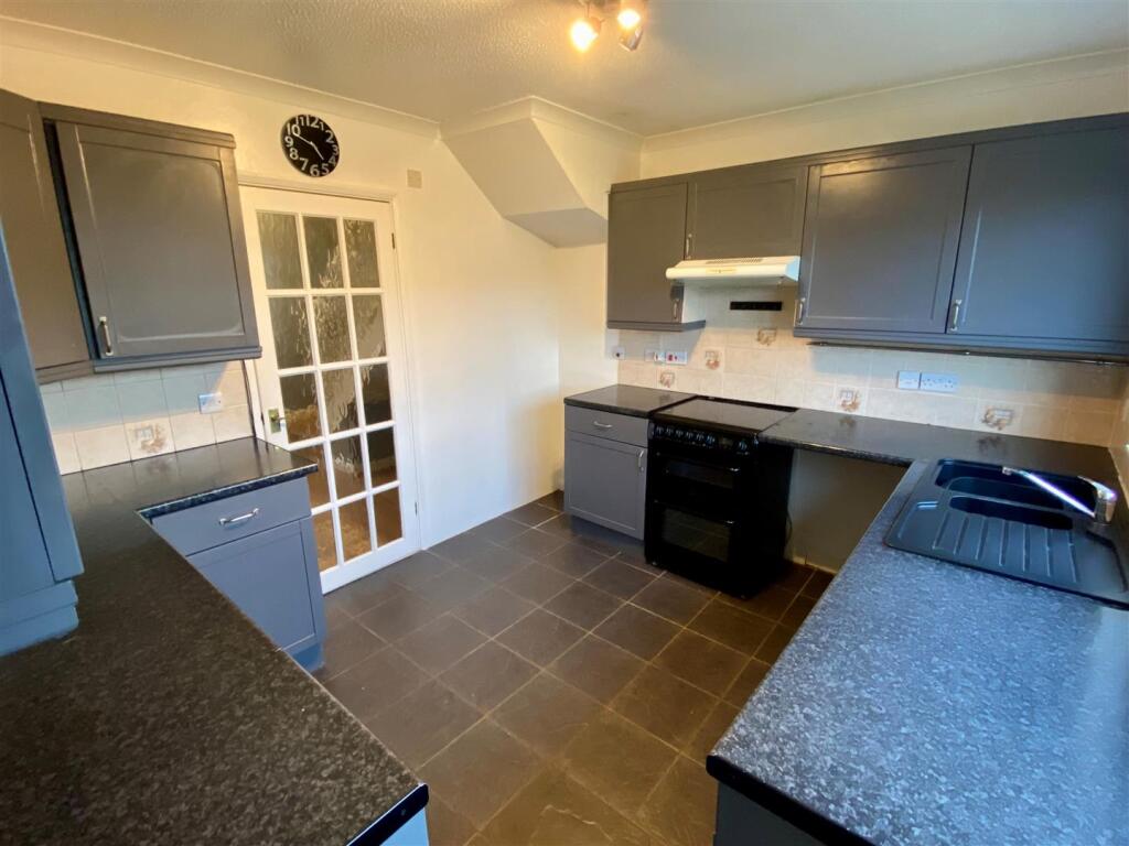 47 Tremear Green Kitchen