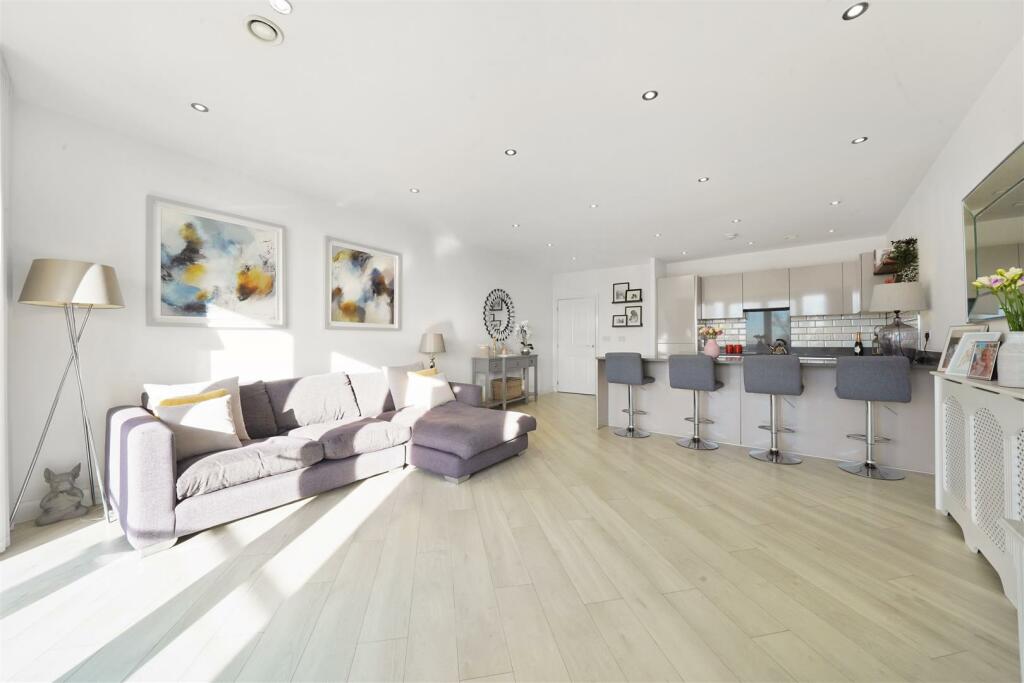 30 Garisson Heights - dA0tyITHBayTK7LMYut0.jpg