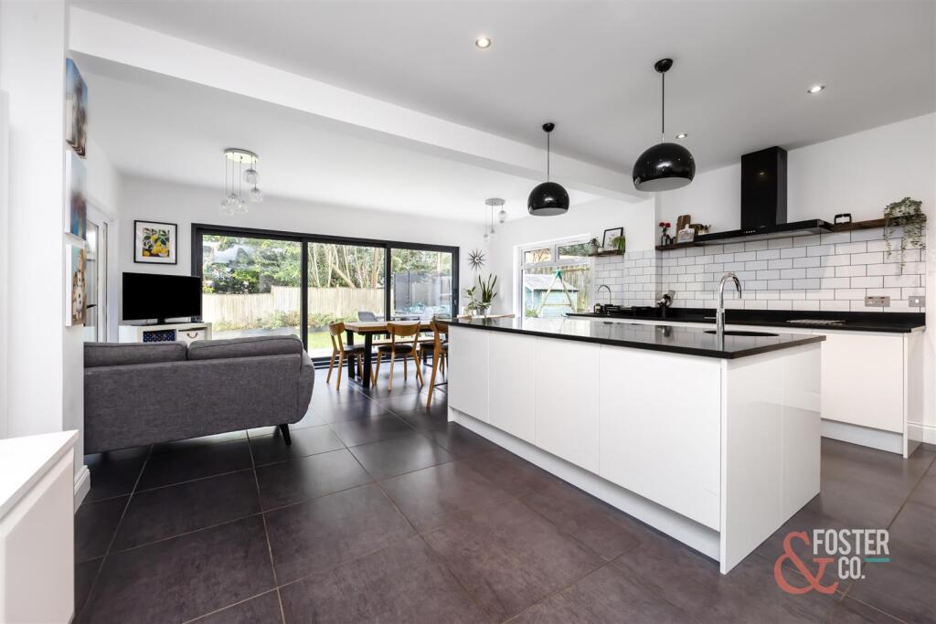 Cedars Gardens, 7-005.jpg