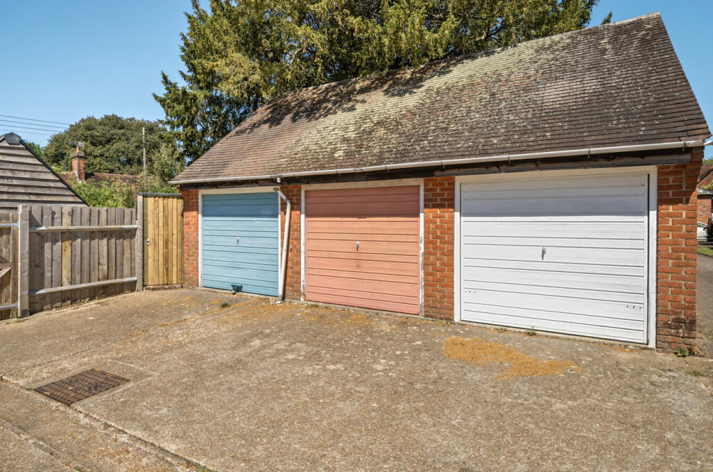 1290581-52-682762...