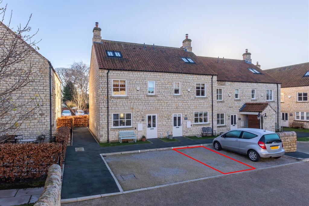 Pinfold Cottage External-1 Parking Space.jpg