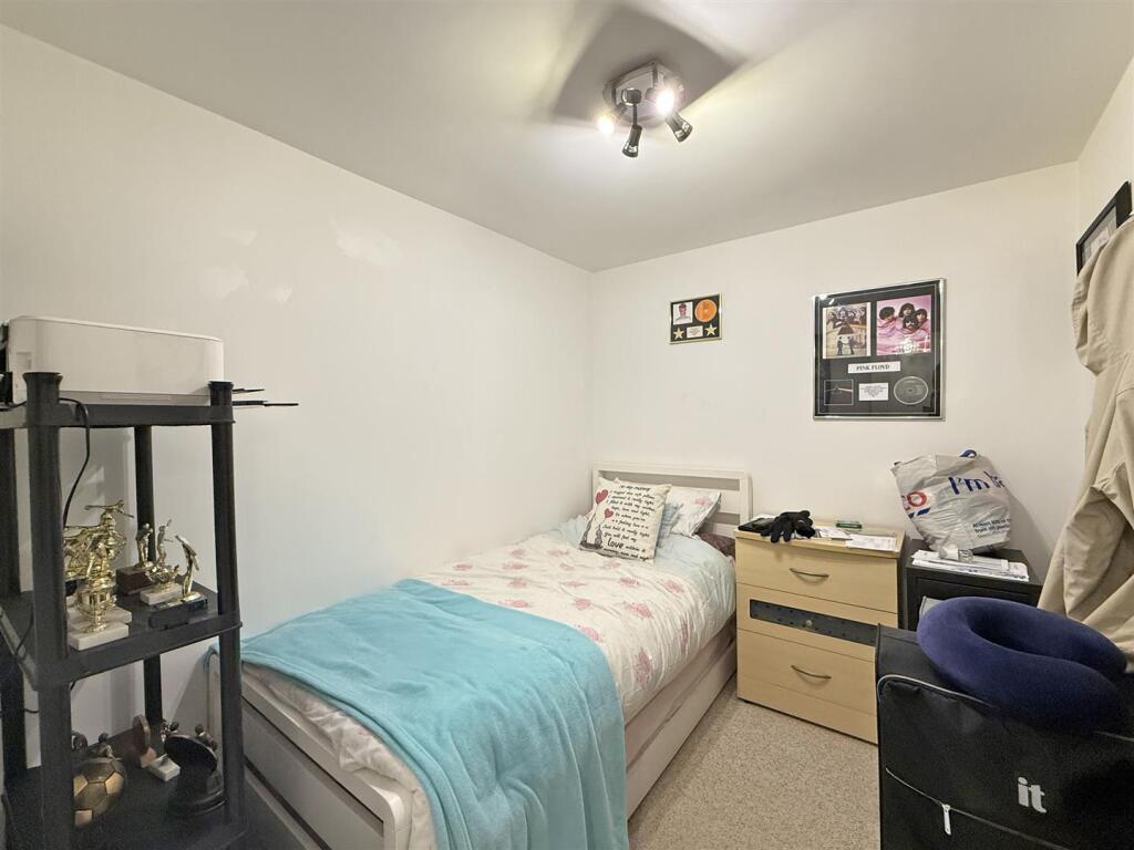 Erlstoke Close 81 - Study.jpg