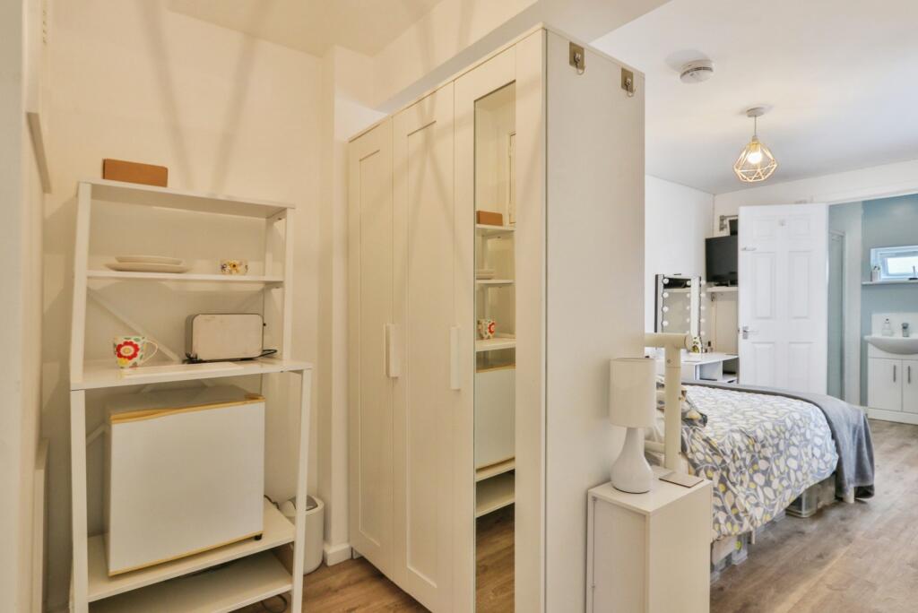 Ground Floor Suite