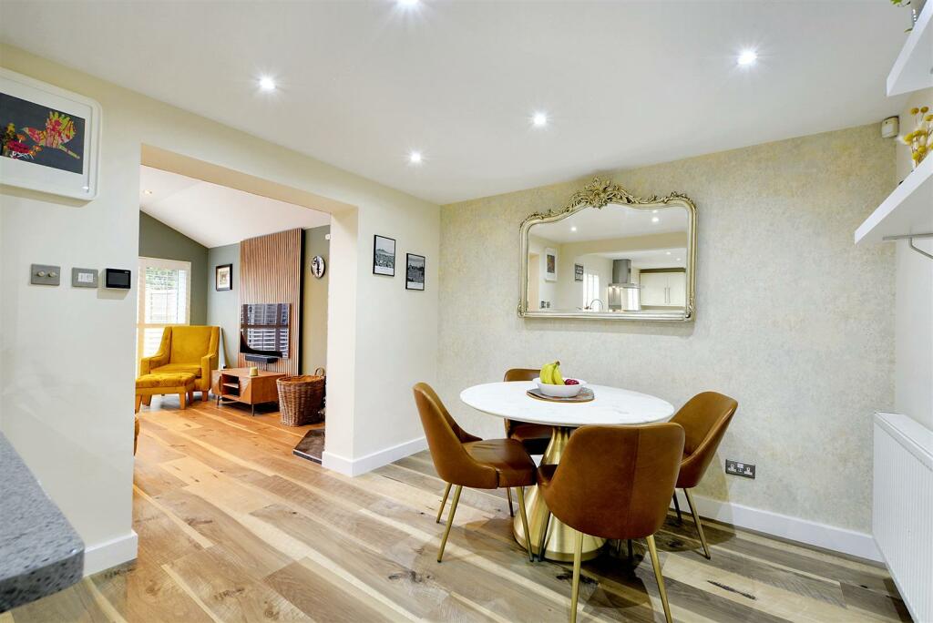 OPEN PLAN DINING KITCHEN