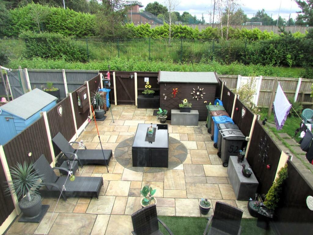 MedwayRd52gdn4.JPG