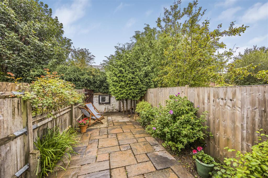 9 Belverdere Place, Petersfield-PorticoMarketing-N