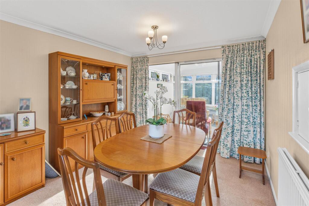 7 Lawrence Leys, Bloxham-9.jpg