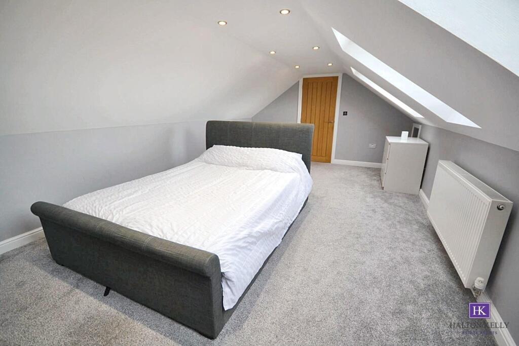 BEDROOM FIVE/GAMES ROOM