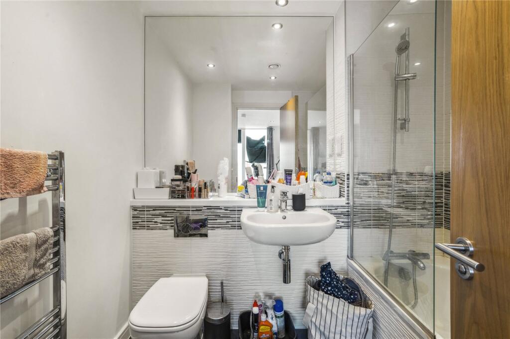 En Suite Bathroom