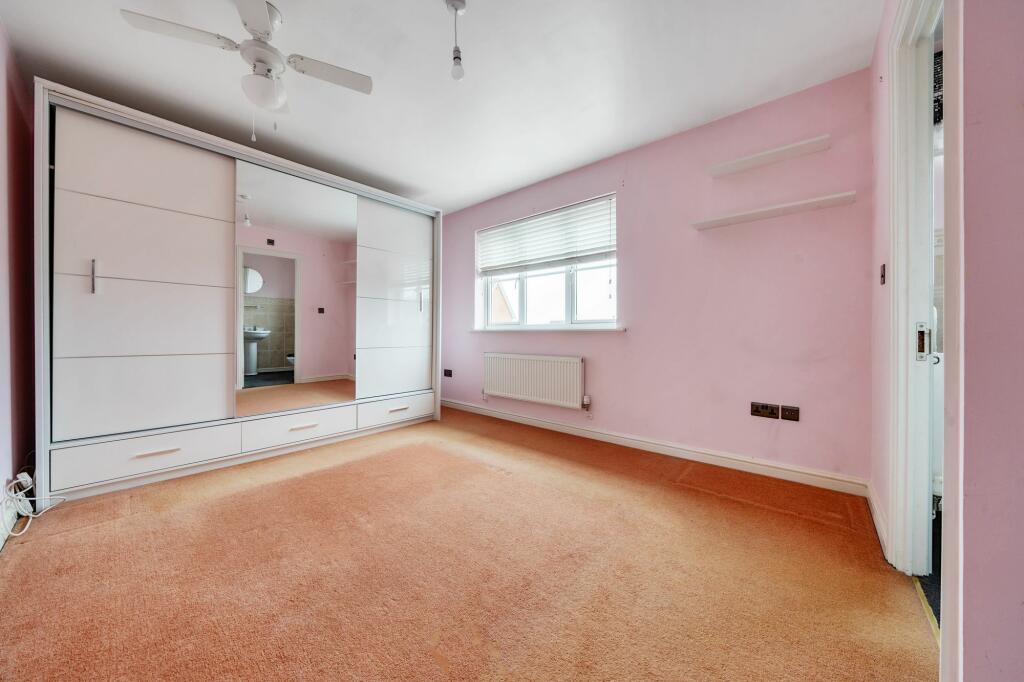Principal bedroom