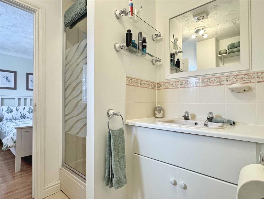En-Suite b.jpg