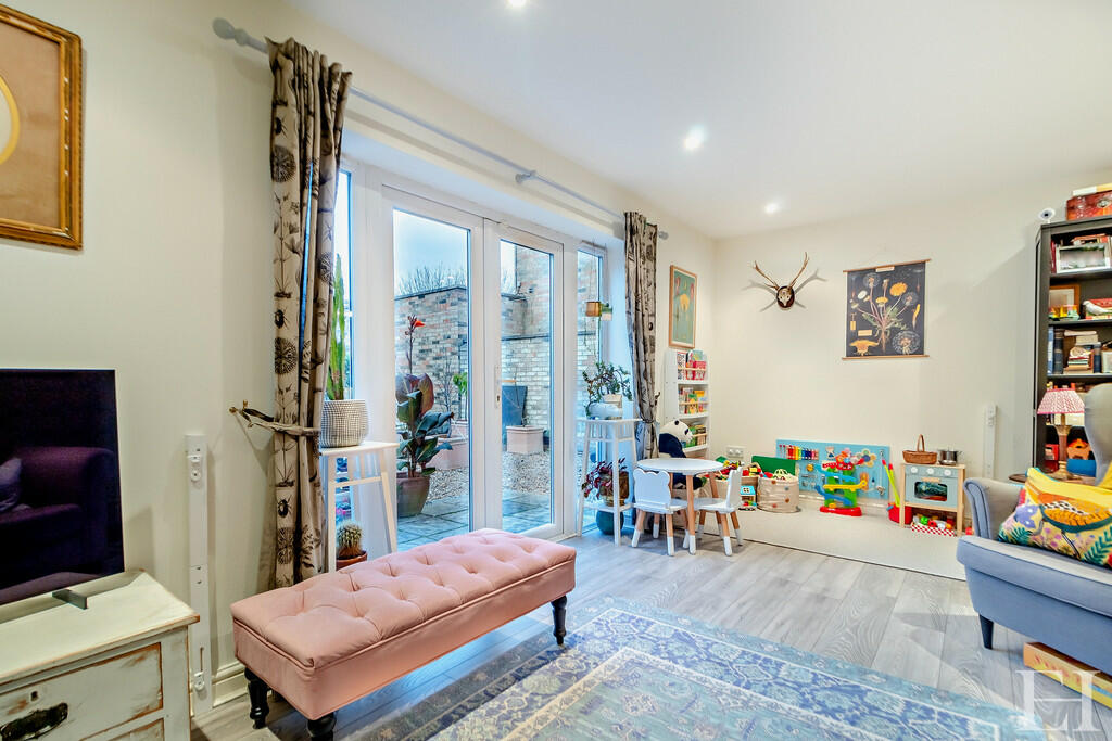 8627621-interior0...