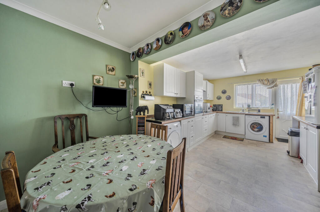 1313647-10-685468...