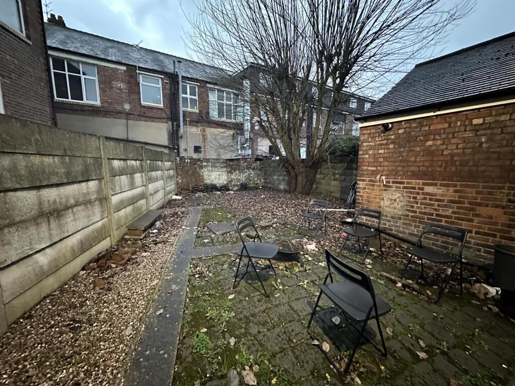 12KR garden.JPG