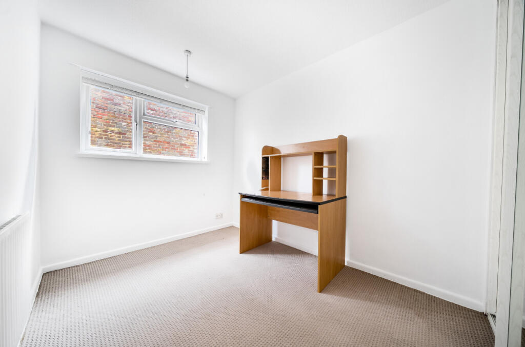 1393583-11-693ffb...