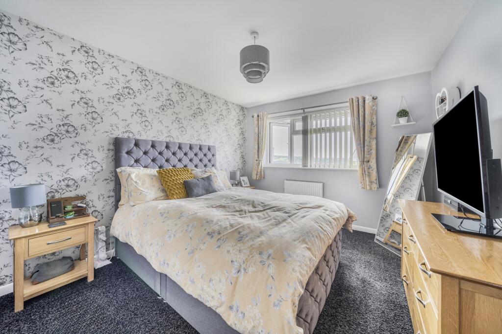 1330498-4-68820b01e47f8