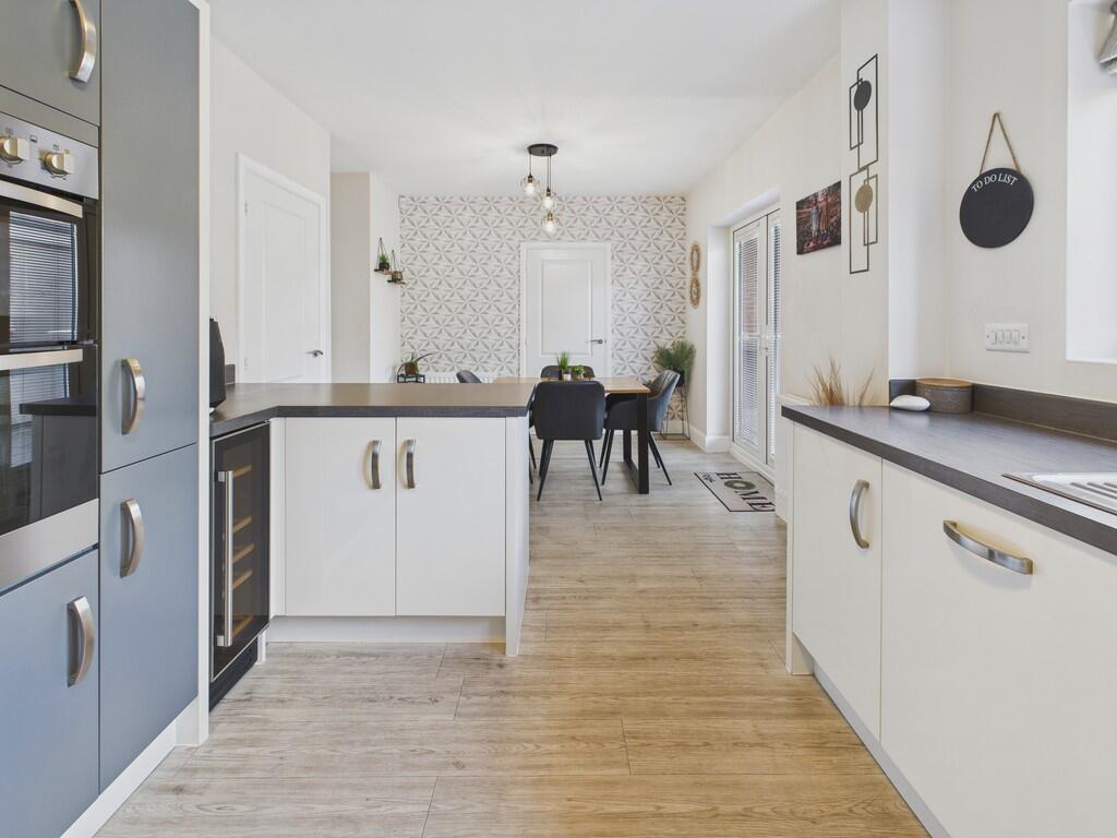 CAM04273G0-PR0192...