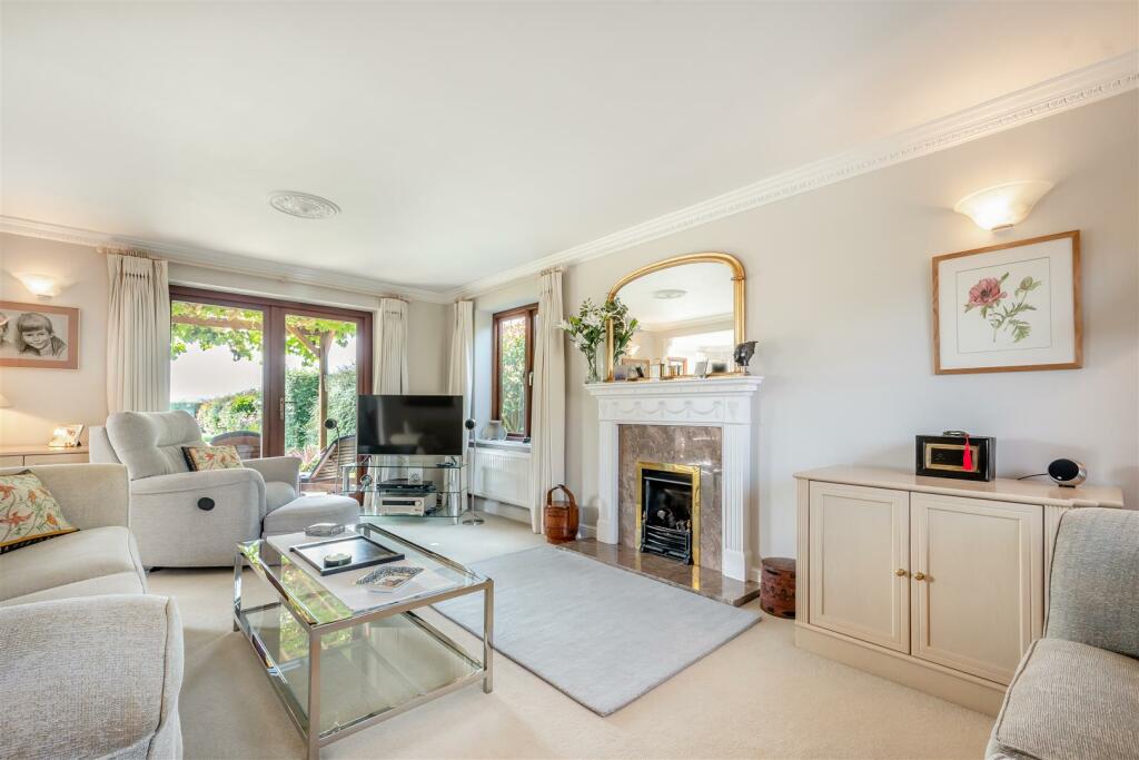 8569268-interior07.jpg