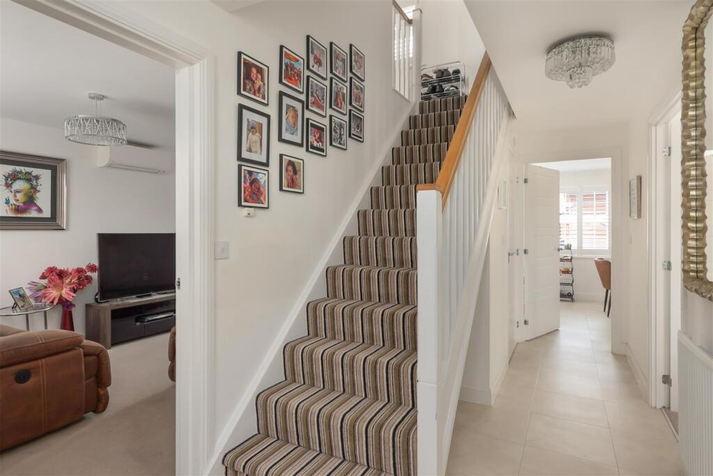 Hobnail Path, Aylesham, Canterbury