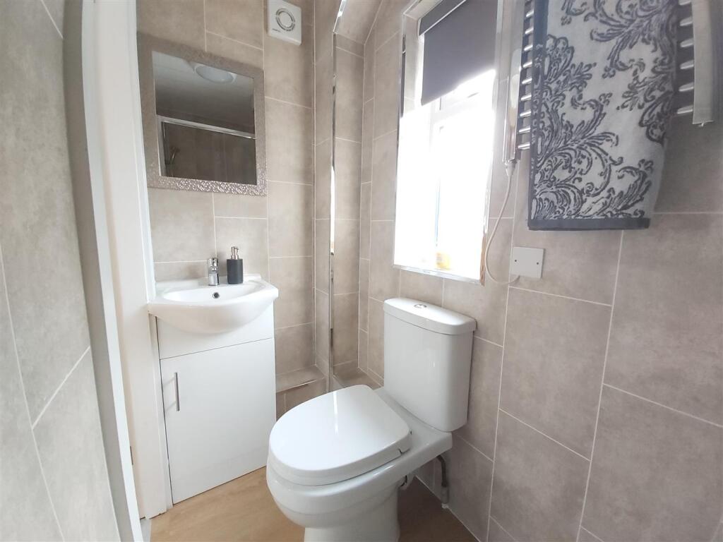 Shower Room 1