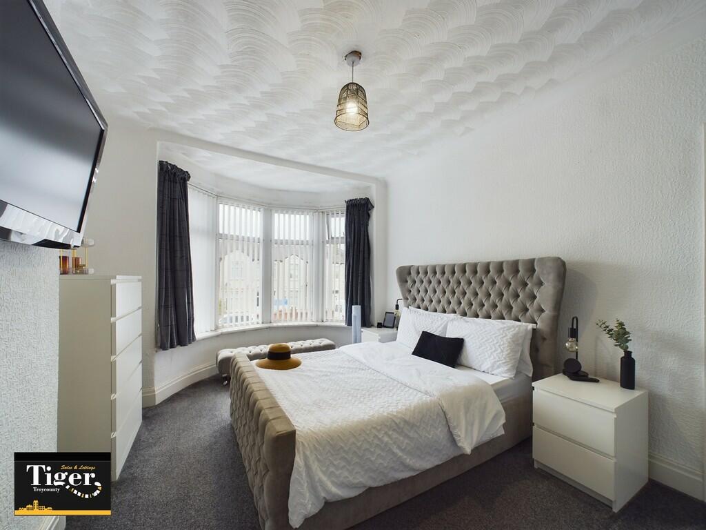 CAM02176G0-PR0337...